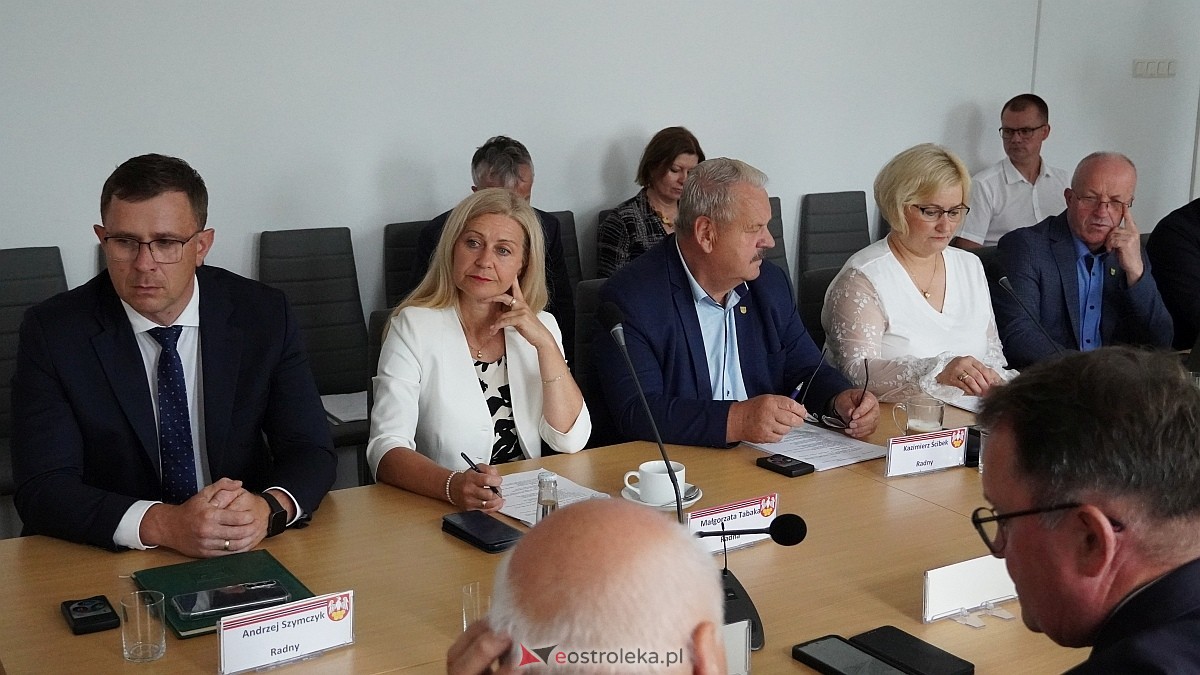 XVII sesja Rady Powiatu w Ostrołęce [29.07.2025] - zdjęcie #10 - eOstroleka.pl