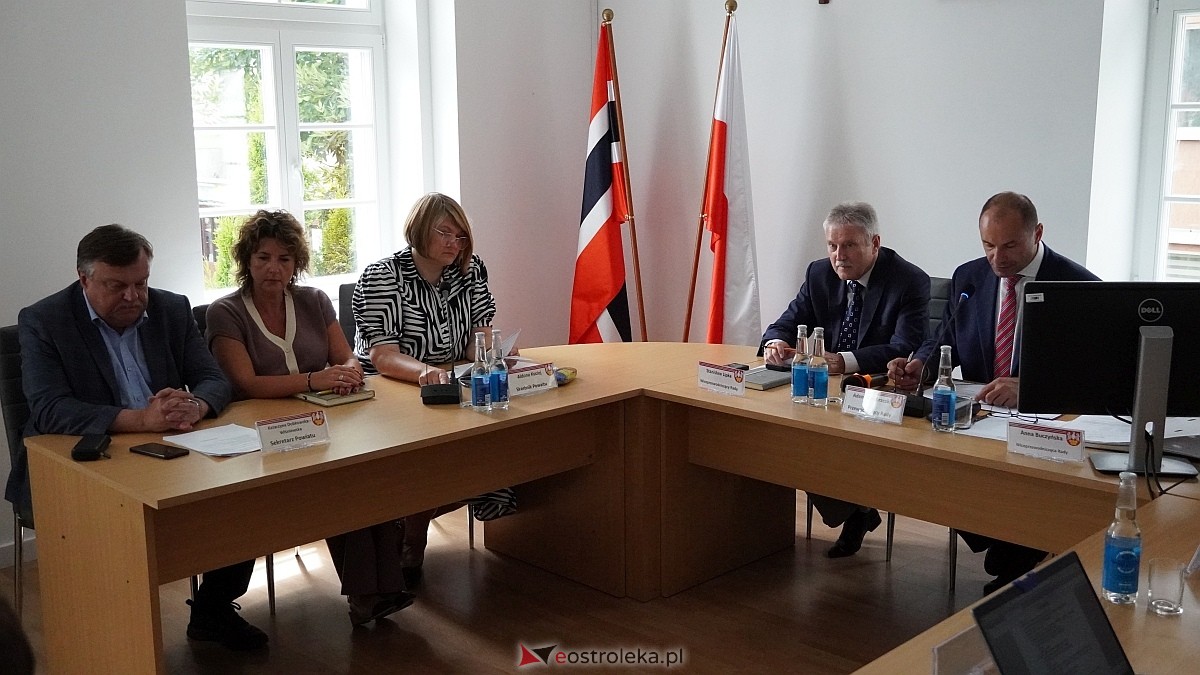 XVII sesja Rady Powiatu w Ostrołęce [29.07.2025] - zdjęcie #5 - eOstroleka.pl