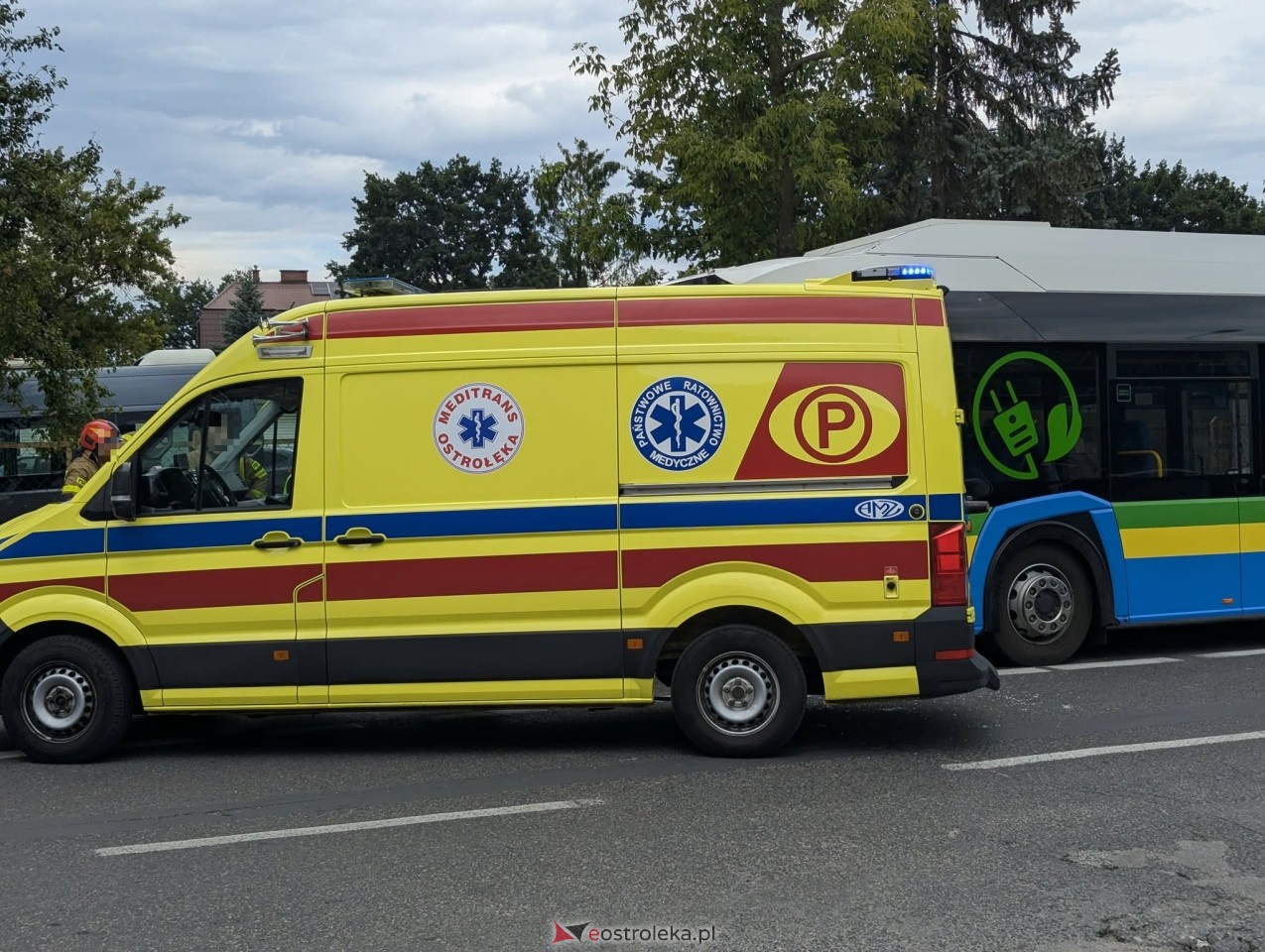 Kolizja z udziałem autobusu [31.07.2025] - zdjęcie #8 - eOstroleka.pl