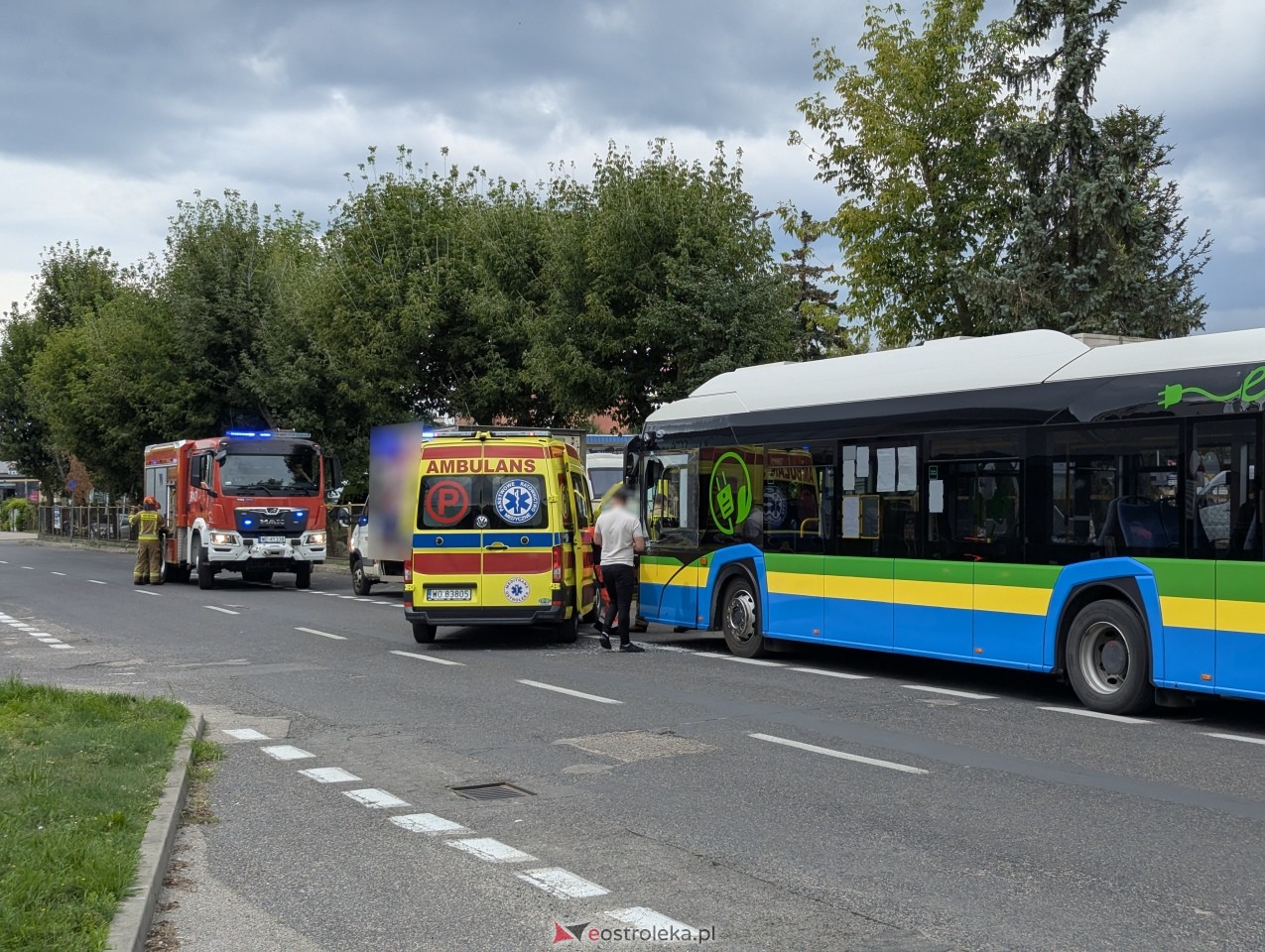 Kolizja z udziałem autobusu [31.07.2025] - zdjęcie #1 - eOstroleka.pl