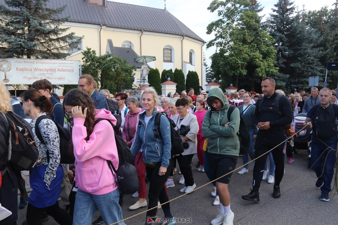 Pielgrzymka na Jasną Górę 2025 [01.08.2025] - zdjęcie #73 - eOstroleka.pl