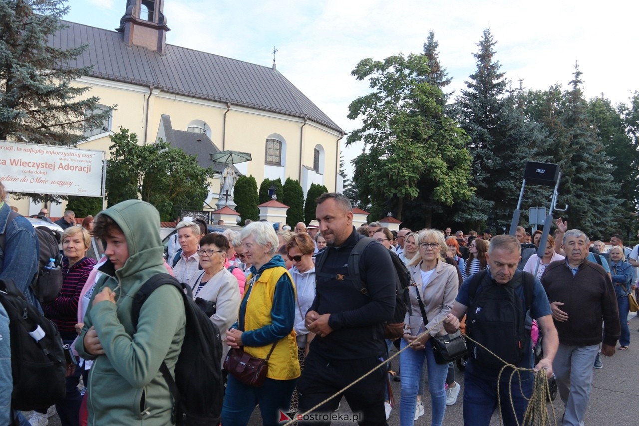 Pielgrzymka na Jasną Górę 2025 [01.08.2025] - zdjęcie #71 - eOstroleka.pl