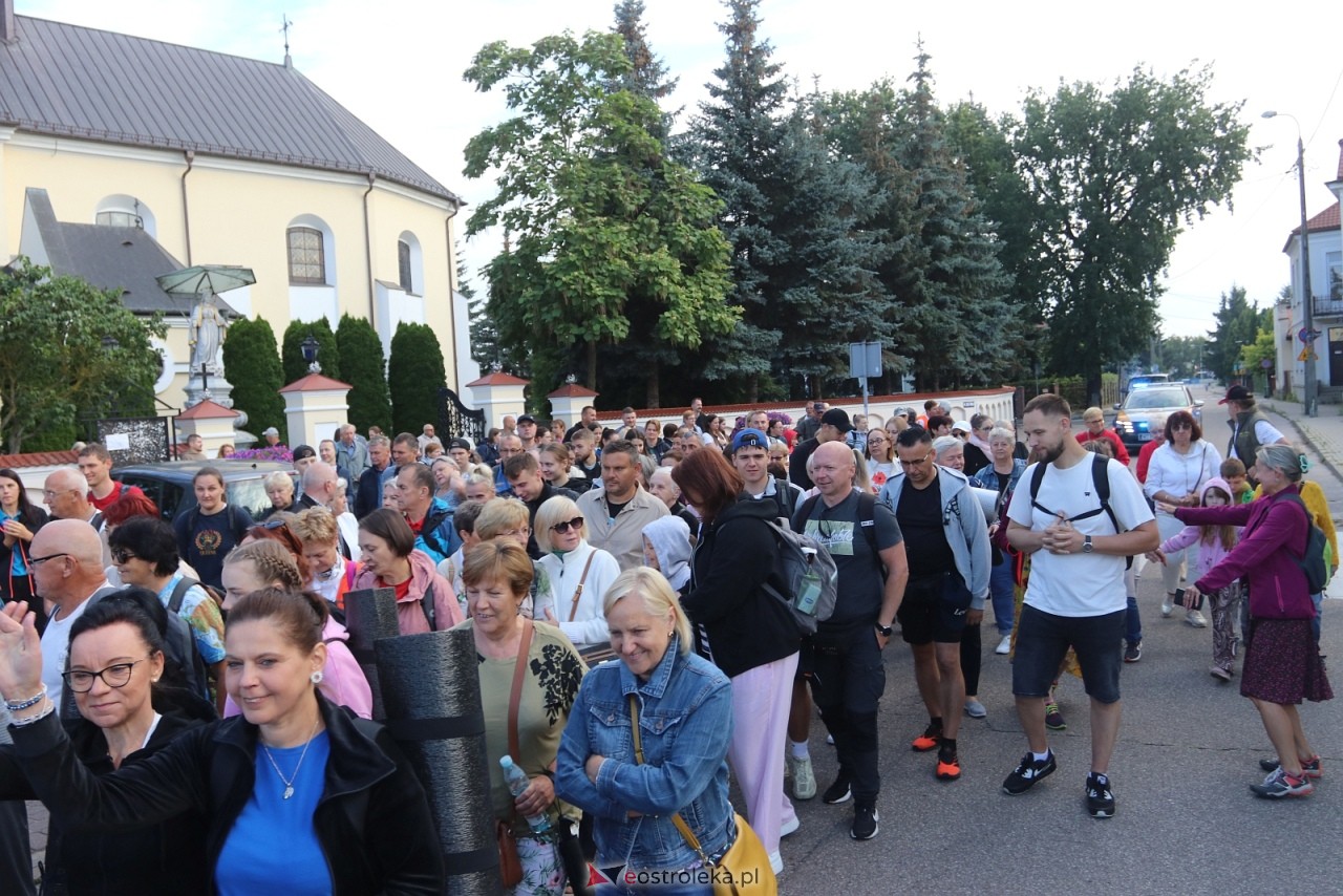 Pielgrzymka na Jasną Górę 2025 [01.08.2025] - zdjęcie #63 - eOstroleka.pl
