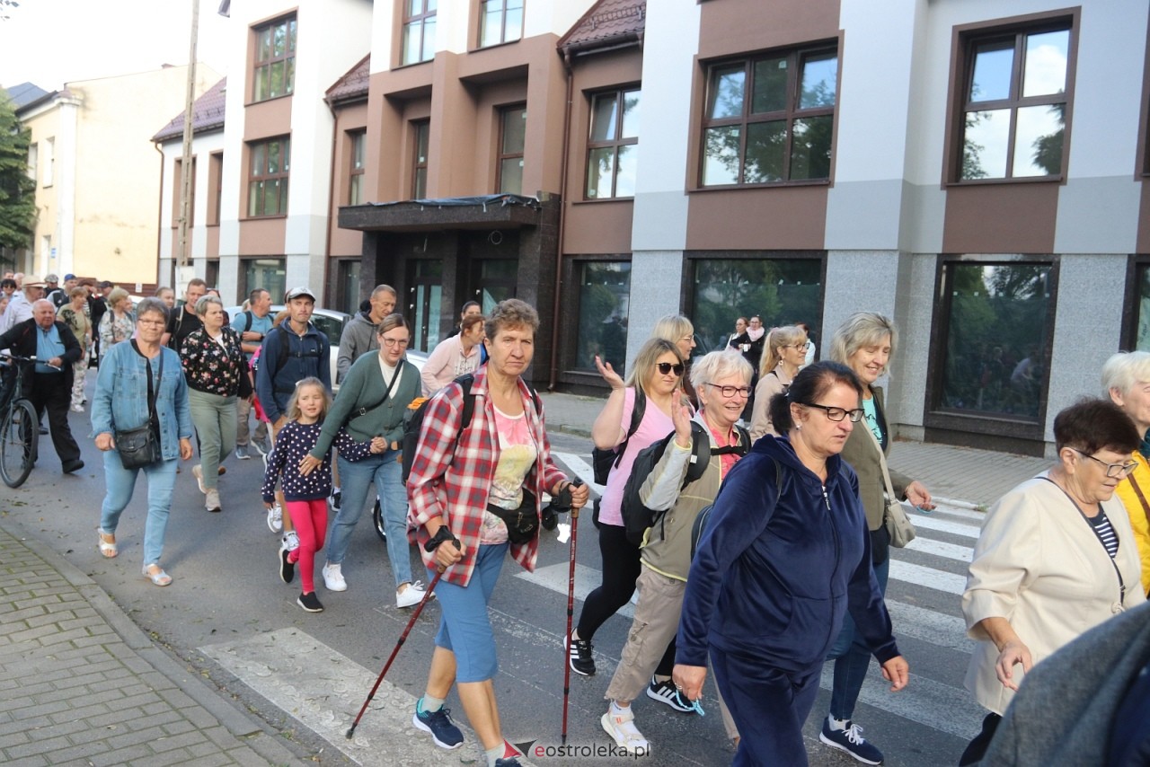Pielgrzymka na Jasną Górę 2025 [01.08.2025] - zdjęcie #41 - eOstroleka.pl