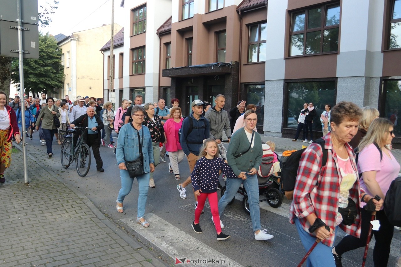 Pielgrzymka na Jasną Górę 2025 [01.08.2025] - zdjęcie #40 - eOstroleka.pl