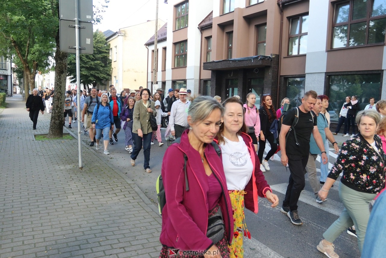 Pielgrzymka na Jasną Górę 2025 [01.08.2025] - zdjęcie #39 - eOstroleka.pl