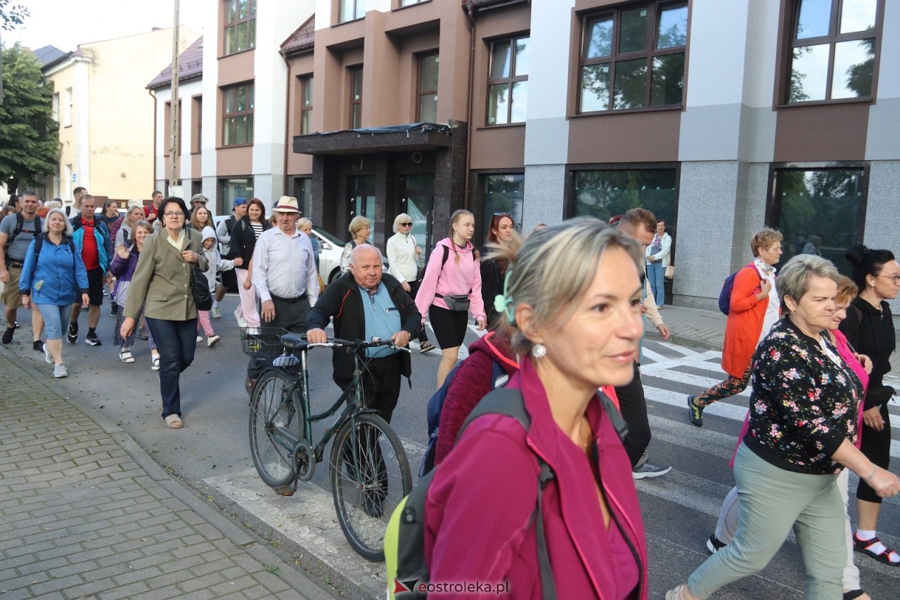 Pielgrzymka na Jasną Górę 2025 [01.08.2025] - zdjęcie #38 - eOstroleka.pl