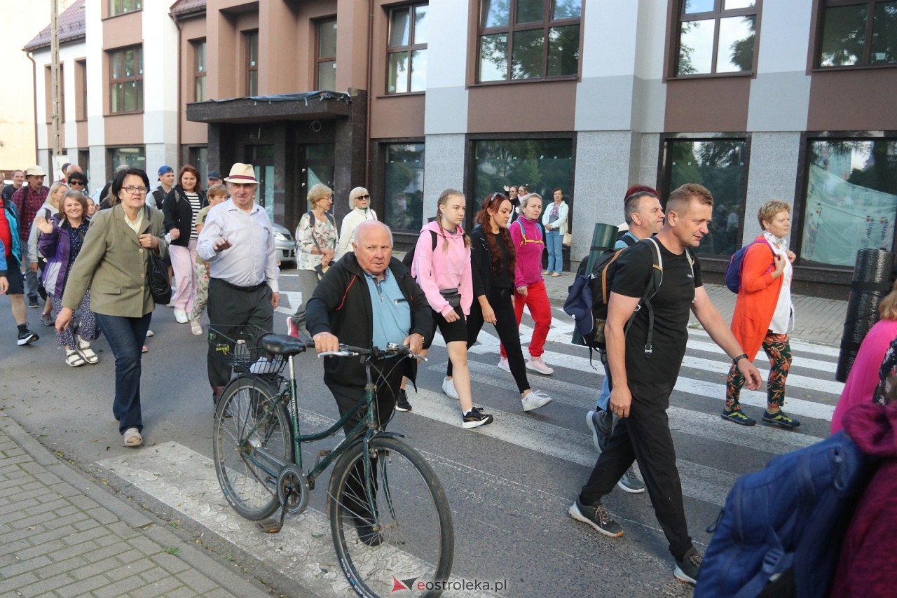 Pielgrzymka na Jasną Górę 2025 [01.08.2025] - zdjęcie #37 - eOstroleka.pl