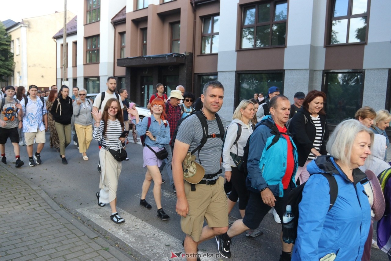 Pielgrzymka na Jasną Górę 2025 [01.08.2025] - zdjęcie #35 - eOstroleka.pl