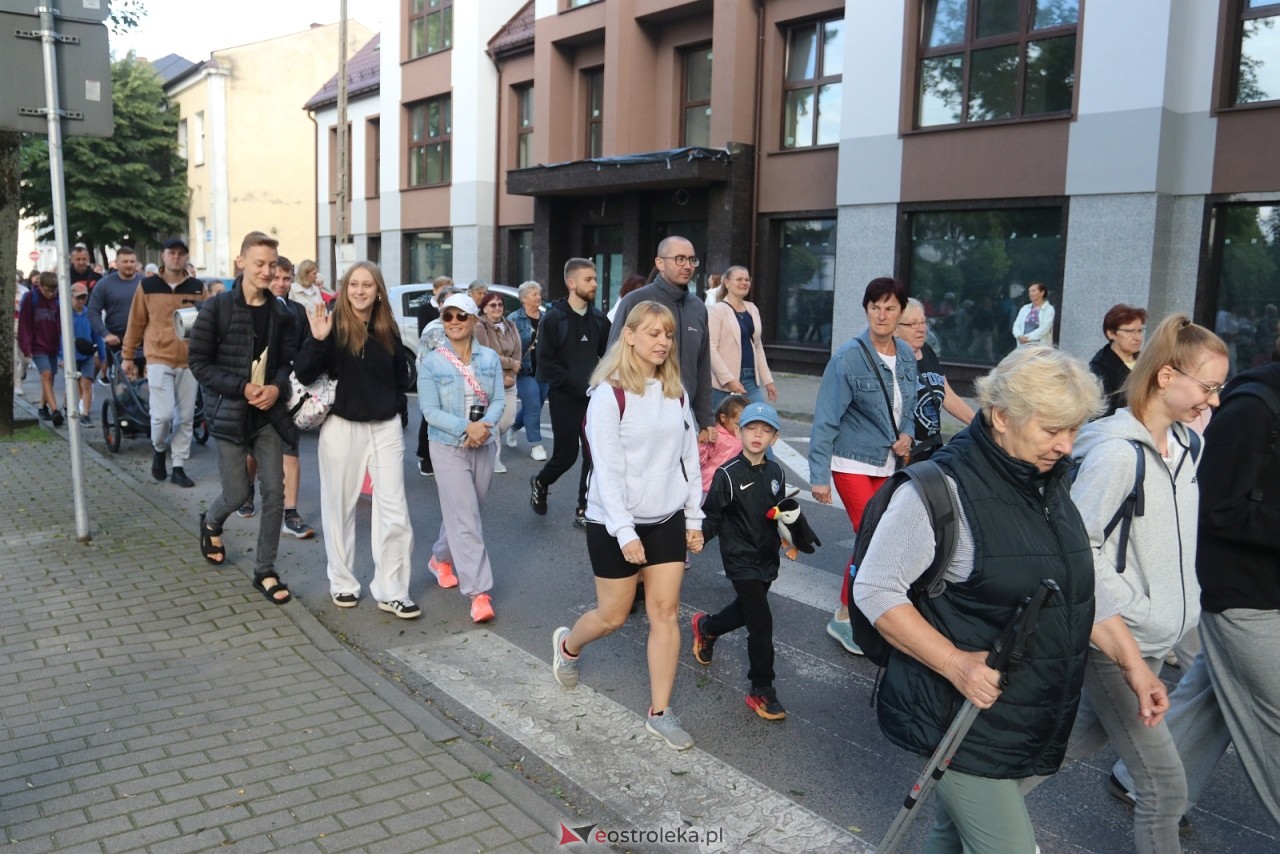 Pielgrzymka na Jasną Górę 2025 [01.08.2025] - zdjęcie #27 - eOstroleka.pl