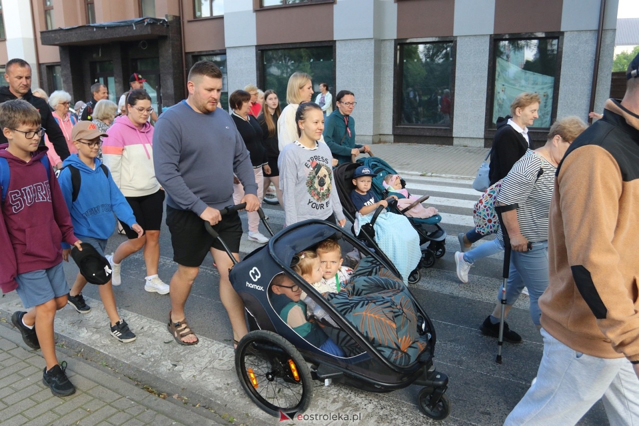 Pielgrzymka na Jasną Górę 2025 [01.08.2025] - zdjęcie #21 - eOstroleka.pl