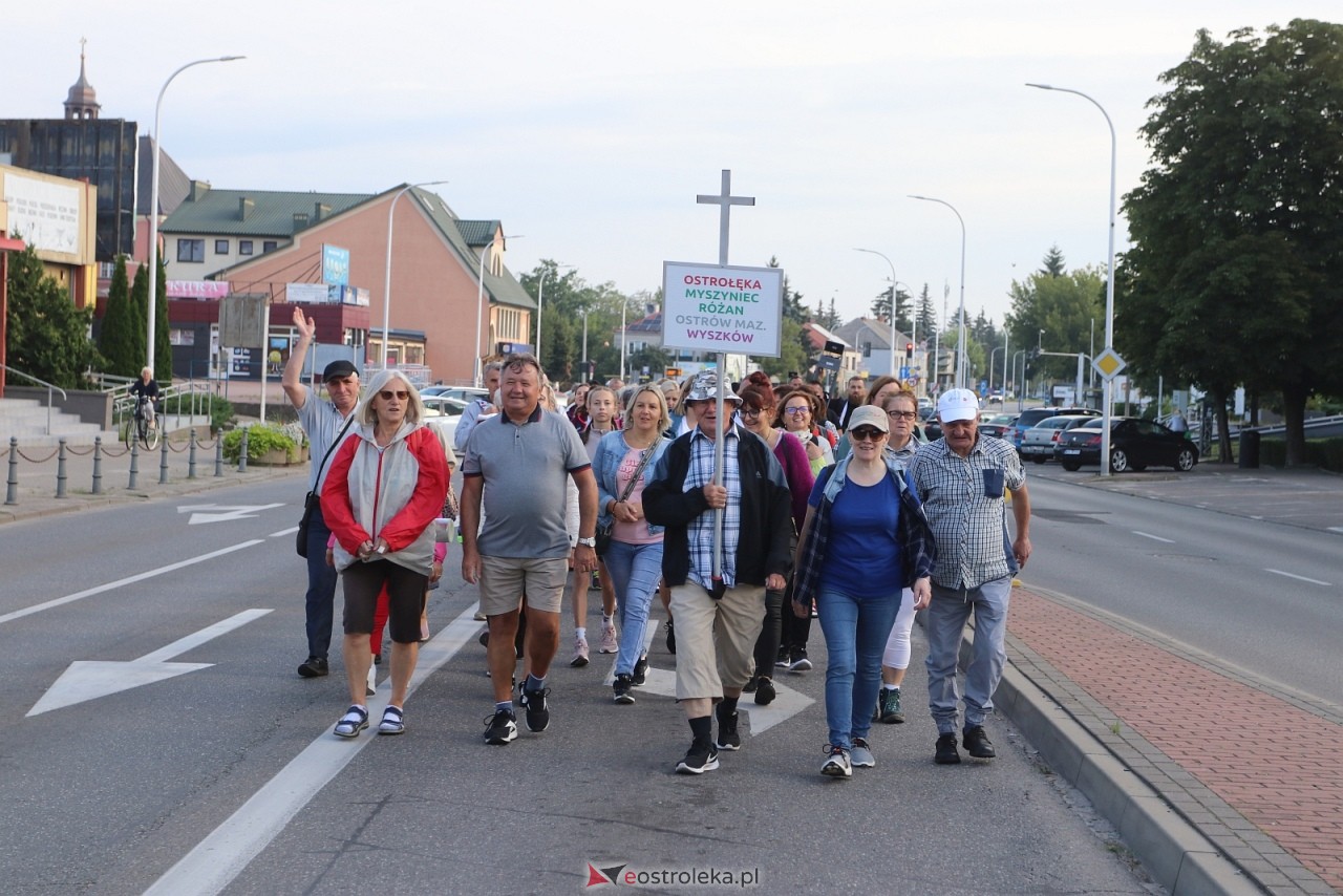 Pielgrzymka na Jasną Górę 2025 [01.08.2025] - zdjęcie #10 - eOstroleka.pl