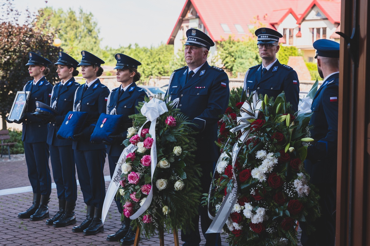 Pogrzeb śp. Waldemara Kowalewskiego [31.07.2025] - zdjęcie #32 - eOstroleka.pl