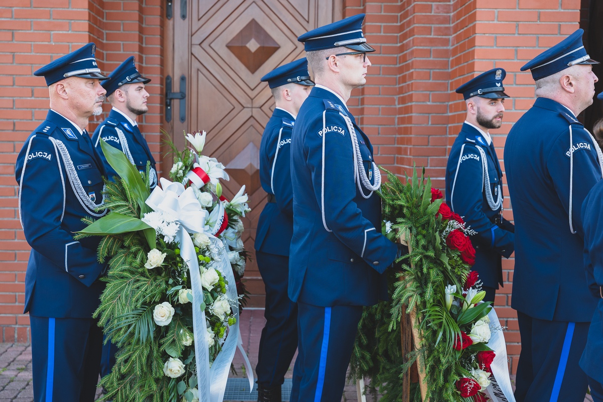 Pogrzeb śp. Waldemara Kowalewskiego [31.07.2025] - zdjęcie #27 - eOstroleka.pl
