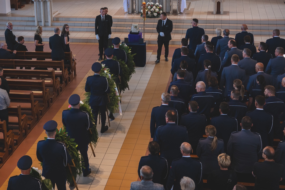 Pogrzeb śp. Waldemara Kowalewskiego [31.07.2025] - zdjęcie #18 - eOstroleka.pl