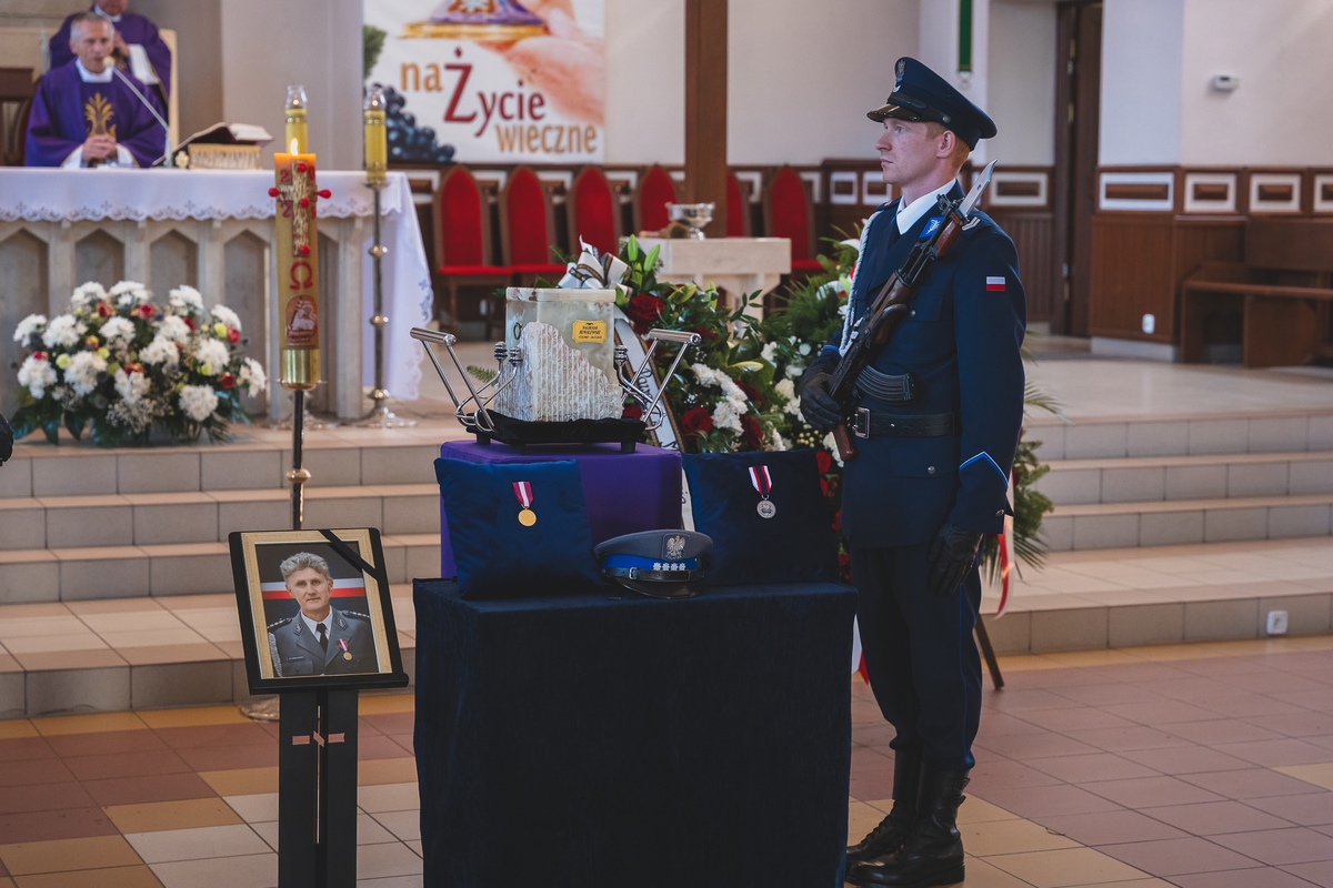 Pogrzeb śp. Waldemara Kowalewskiego [31.07.2025] - zdjęcie #17 - eOstroleka.pl