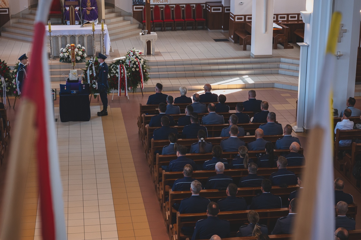 Pogrzeb śp. Waldemara Kowalewskiego [31.07.2025] - zdjęcie #15 - eOstroleka.pl