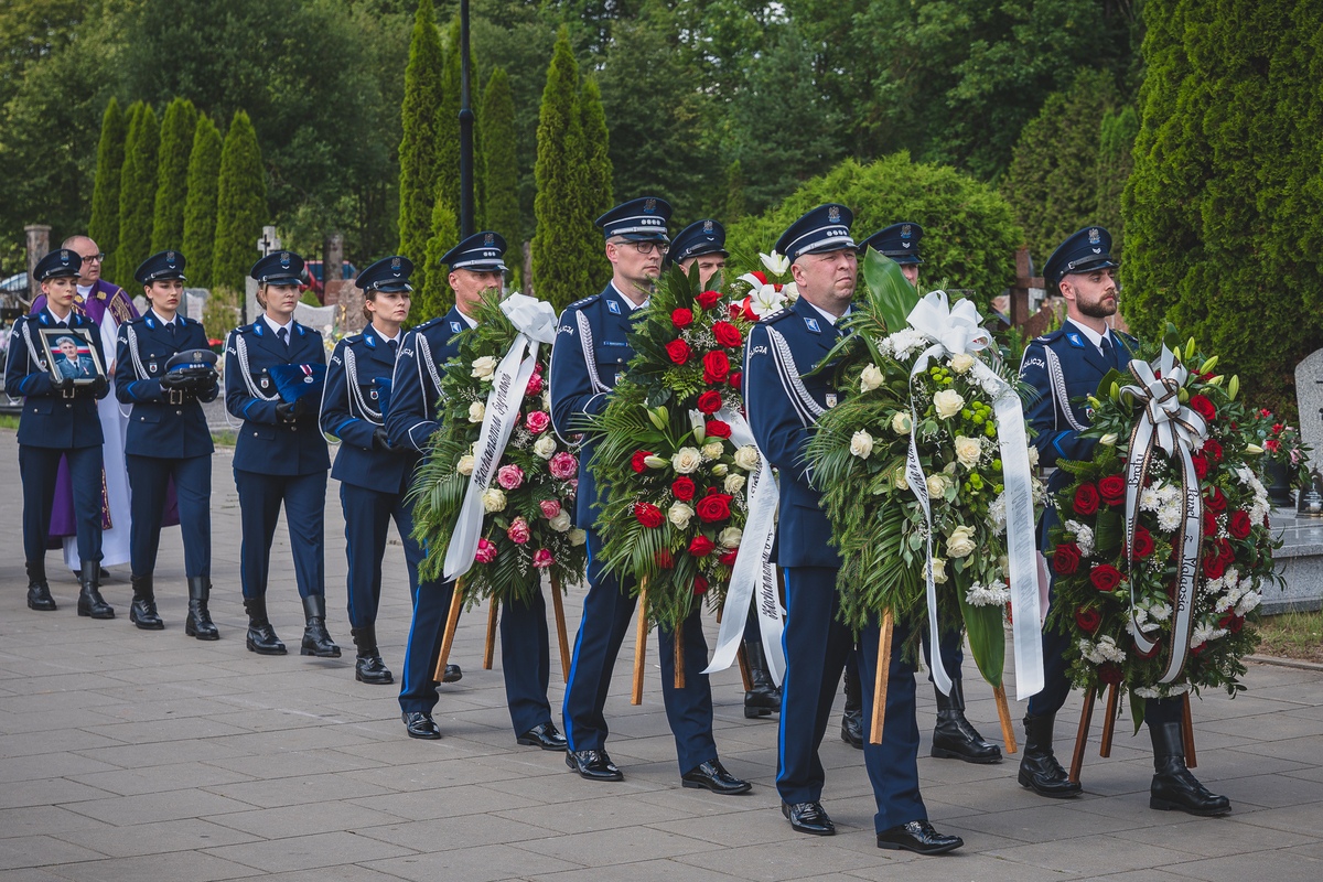 Pogrzeb śp. Waldemara Kowalewskiego [31.07.2025] - zdjęcie #10 - eOstroleka.pl