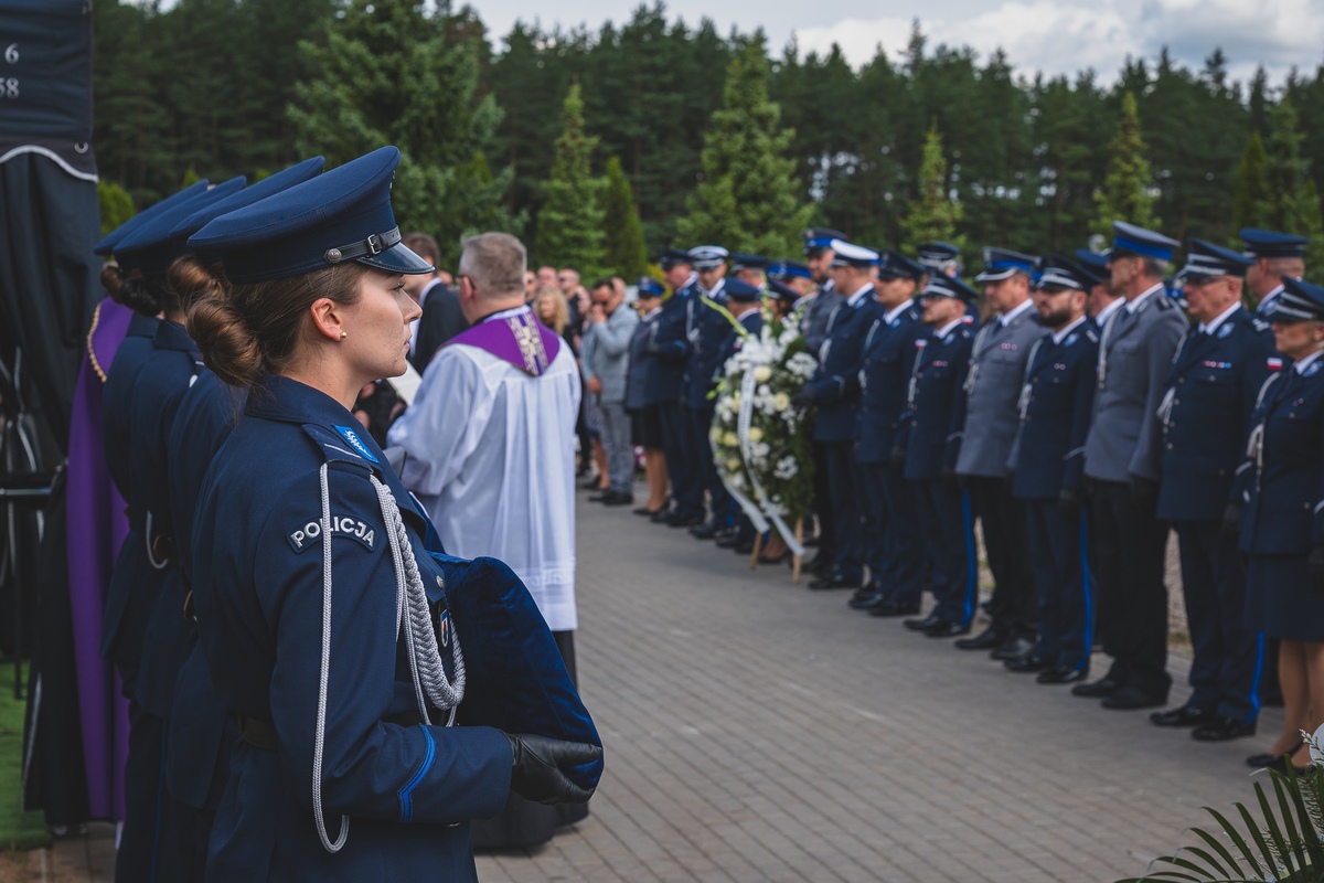 Pogrzeb śp. Waldemara Kowalewskiego [31.07.2025] - zdjęcie #7 - eOstroleka.pl
