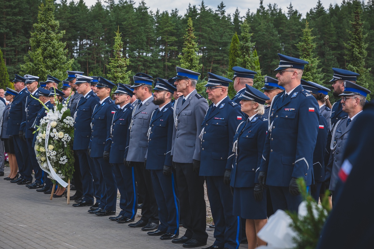 Pogrzeb śp. Waldemara Kowalewskiego [31.07.2025] - zdjęcie #6 - eOstroleka.pl