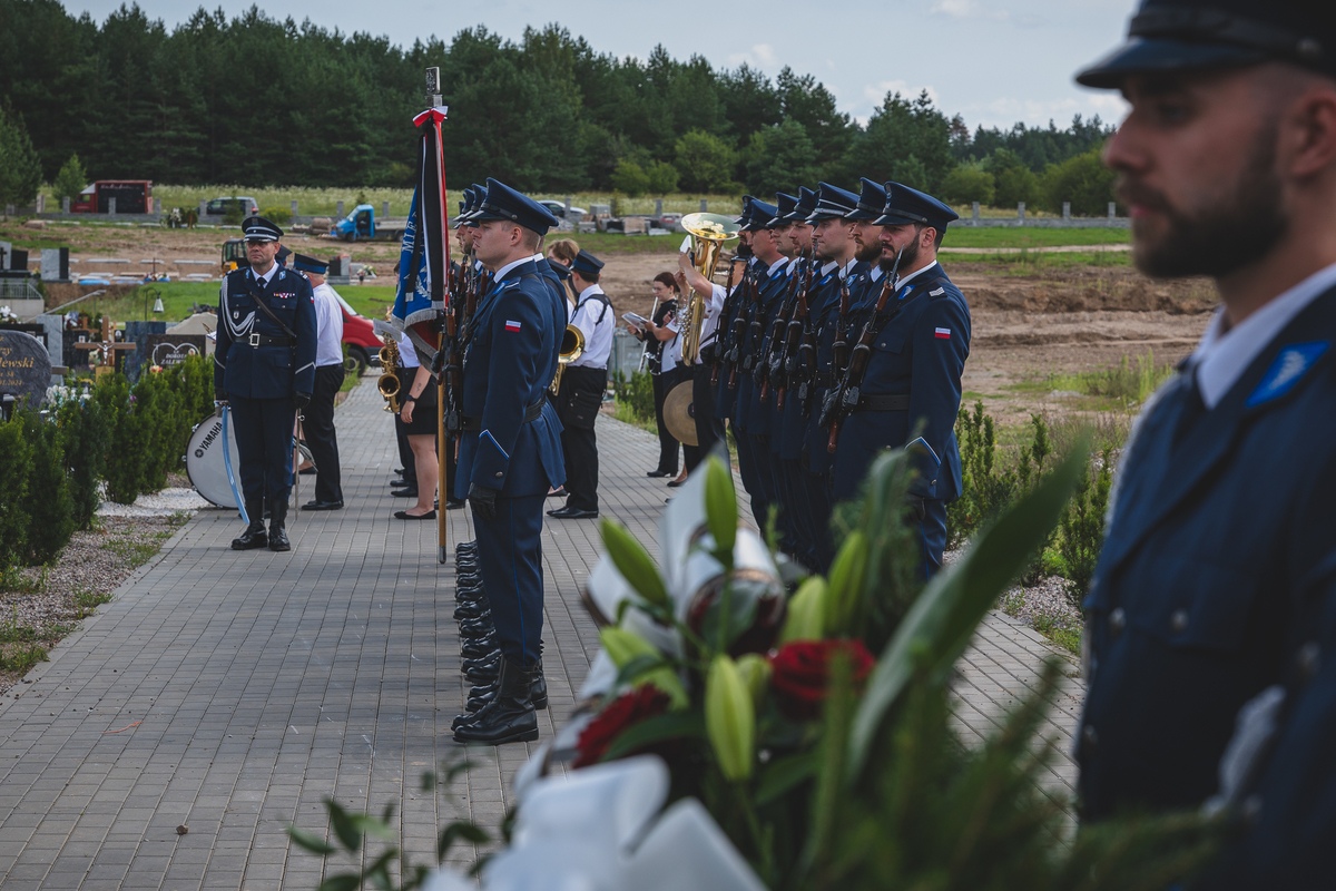 Pogrzeb śp. Waldemara Kowalewskiego [31.07.2025] - zdjęcie #5 - eOstroleka.pl