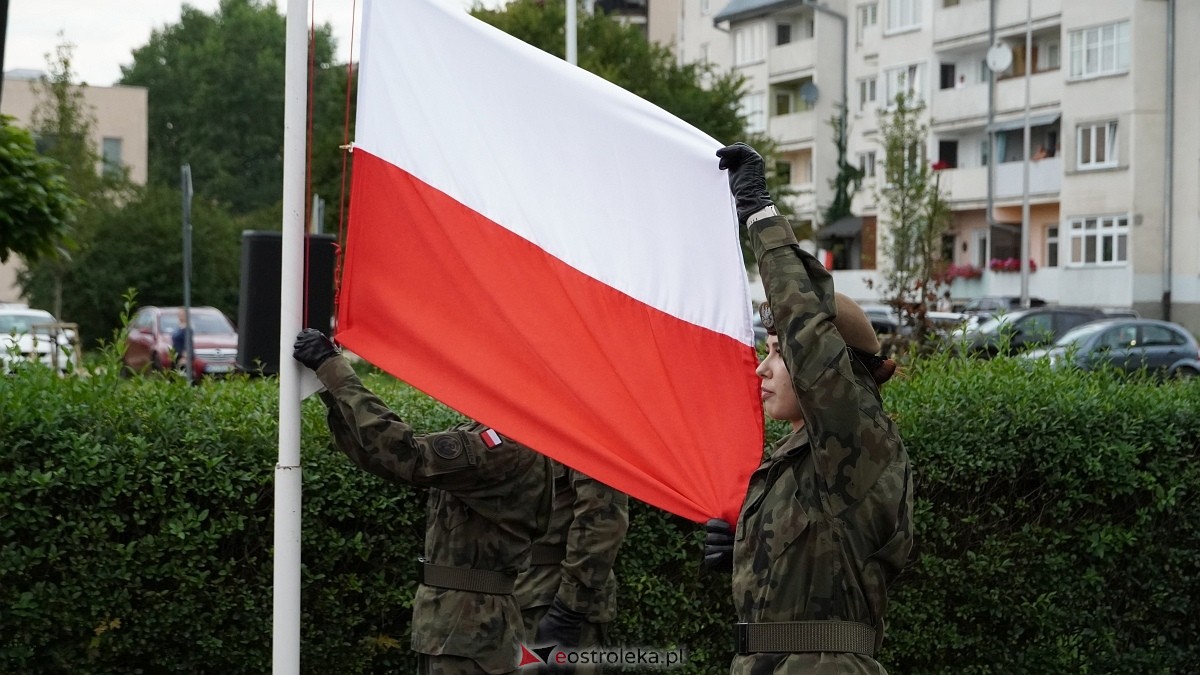 Godzina W i hołd dla Powstańców Warszawy w Ostrołęce [01.08.2025] - zdjęcie #81 - eOstroleka.pl