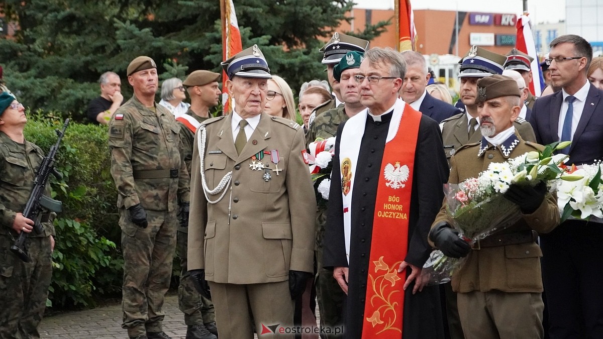 Godzina W i hołd dla Powstańców Warszawy w Ostrołęce [01.08.2025] - zdjęcie #45 - eOstroleka.pl