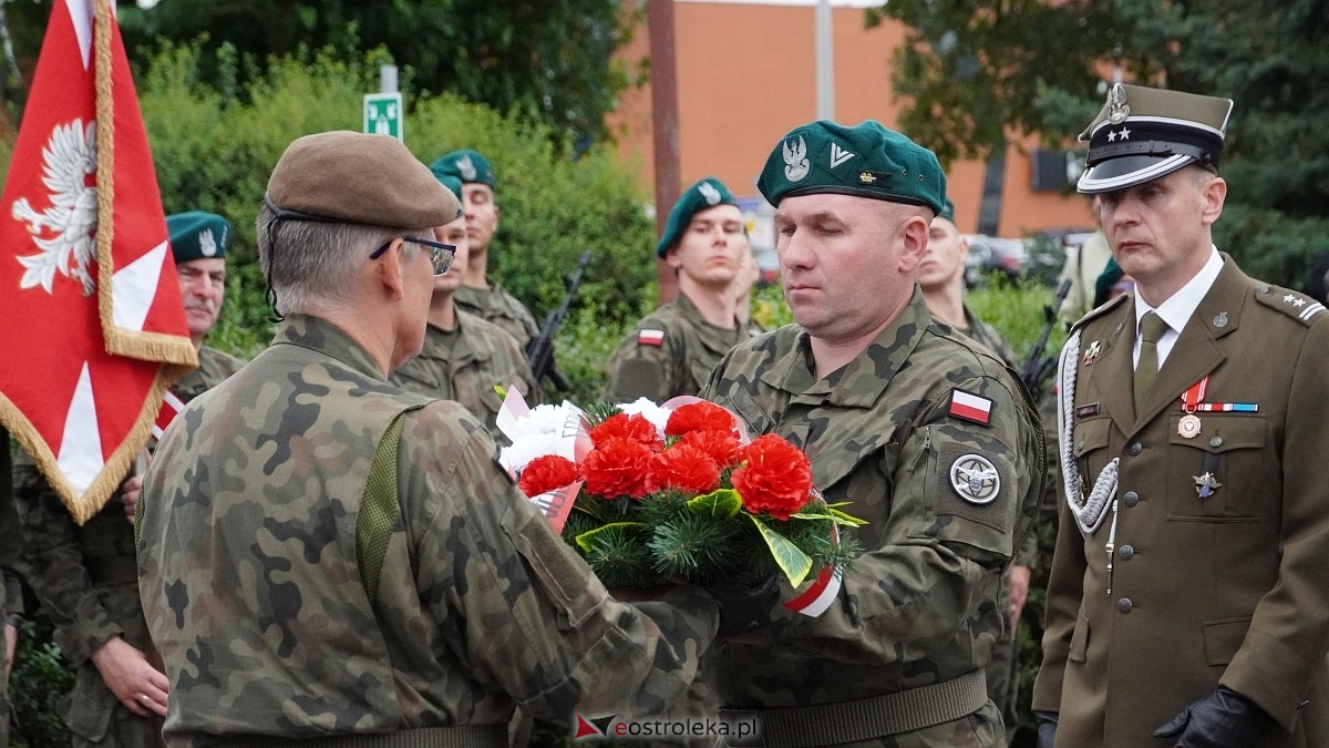 Godzina W i hołd dla Powstańców Warszawy w Ostrołęce [01.08.2025] - zdjęcie #42 - eOstroleka.pl