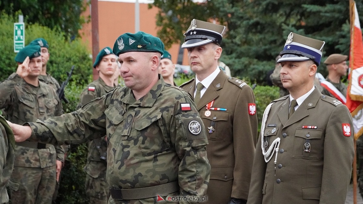 Godzina W i hołd dla Powstańców Warszawy w Ostrołęce [01.08.2025] - zdjęcie #41 - eOstroleka.pl