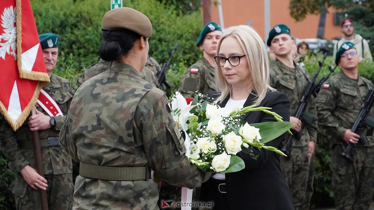 Godzina W i hołd dla Powstańców Warszawy w Ostrołęce [01.08.2025] - zdjęcie #35 - eOstroleka.pl