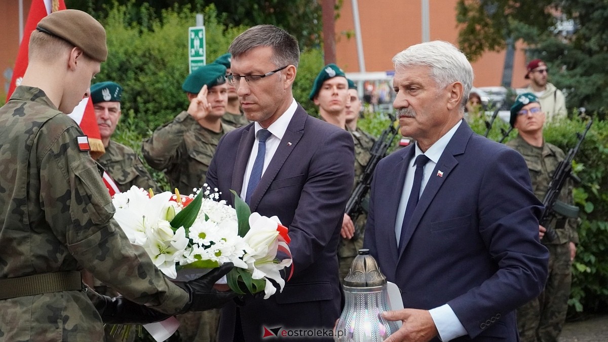 Godzina W i hołd dla Powstańców Warszawy w Ostrołęce [01.08.2025] - zdjęcie #33 - eOstroleka.pl