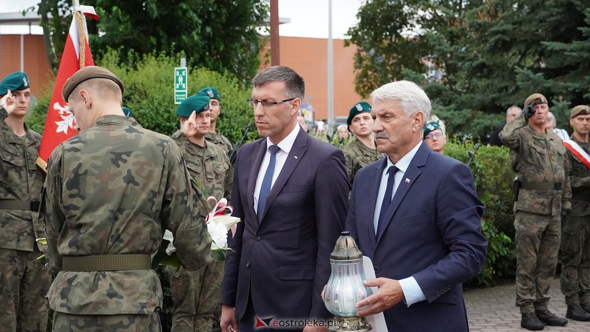 Godzina W i hołd dla Powstańców Warszawy w Ostrołęce [01.08.2025] - zdjęcie #32 - eOstroleka.pl