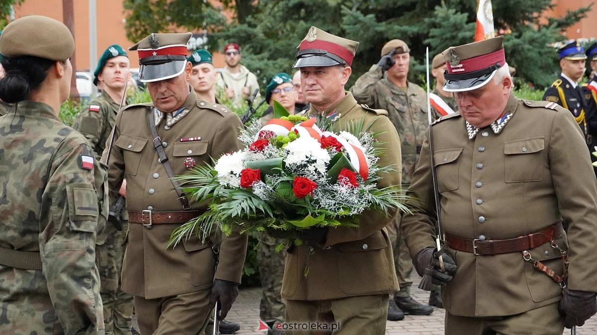 Godzina W i hołd dla Powstańców Warszawy w Ostrołęce [01.08.2025] - zdjęcie #20 - eOstroleka.pl