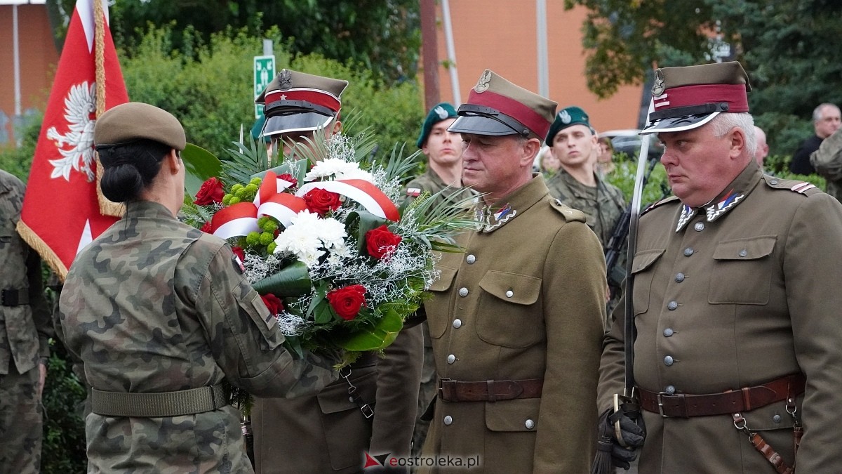 Godzina W i hołd dla Powstańców Warszawy w Ostrołęce [01.08.2025] - zdjęcie #19 - eOstroleka.pl