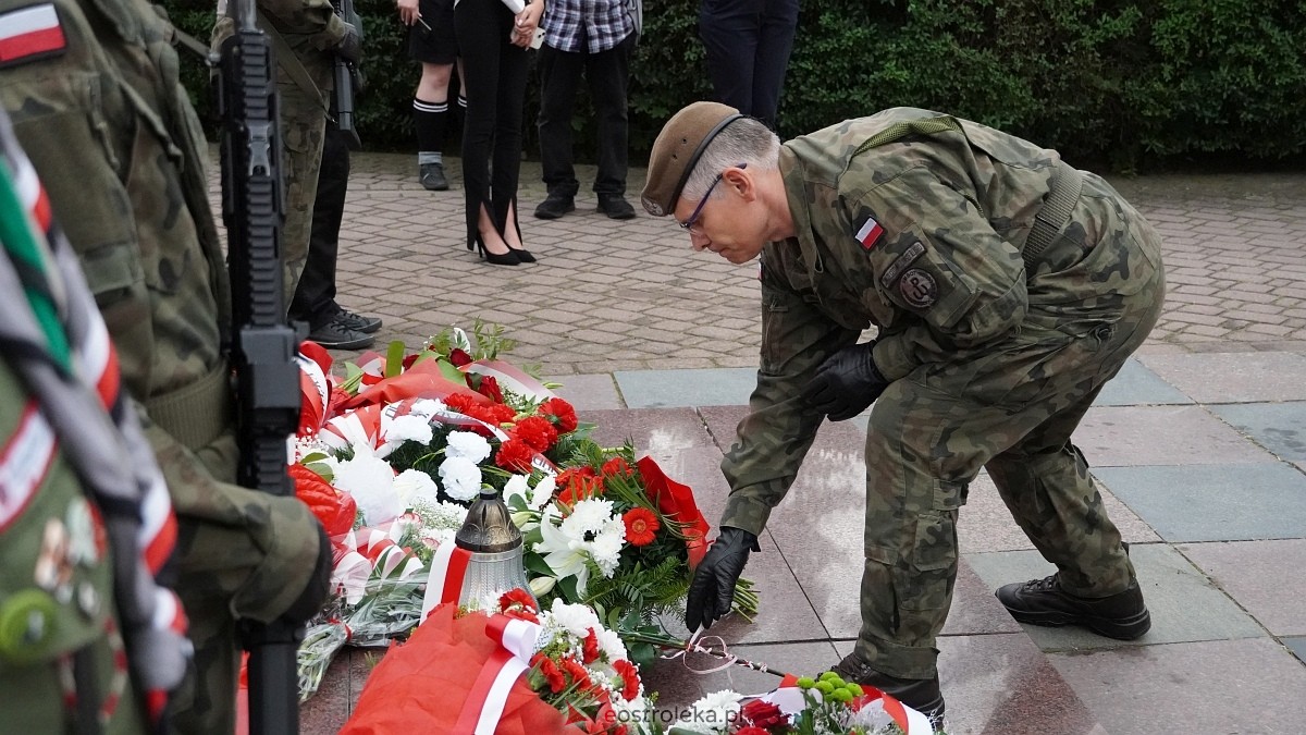 Godzina W i hołd dla Powstańców Warszawy w Ostrołęce [01.08.2025] - zdjęcie #11 - eOstroleka.pl