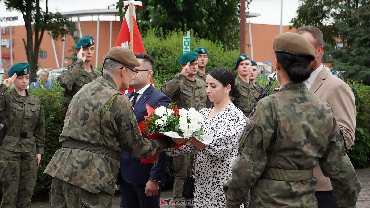 Godzina W i hołd dla Powstańców Warszawy w Ostrołęce [01.08.2025] - zdjęcie #4 - eOstroleka.pl