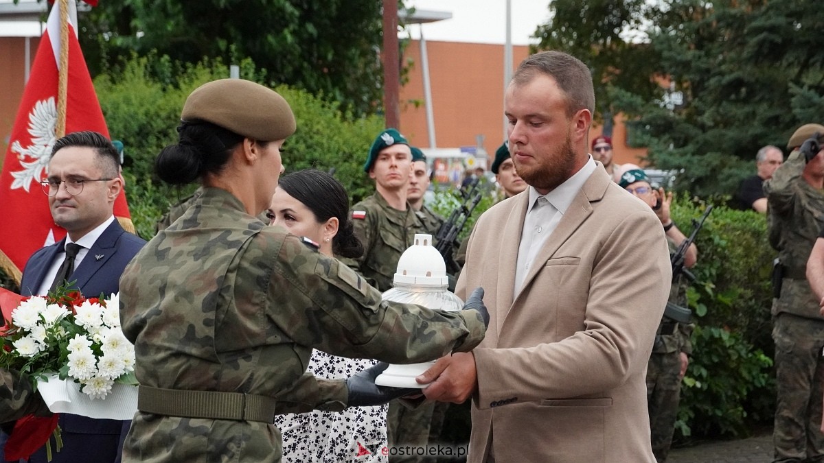 Godzina W i hołd dla Powstańców Warszawy w Ostrołęce [01.08.2025] - zdjęcie #3 - eOstroleka.pl