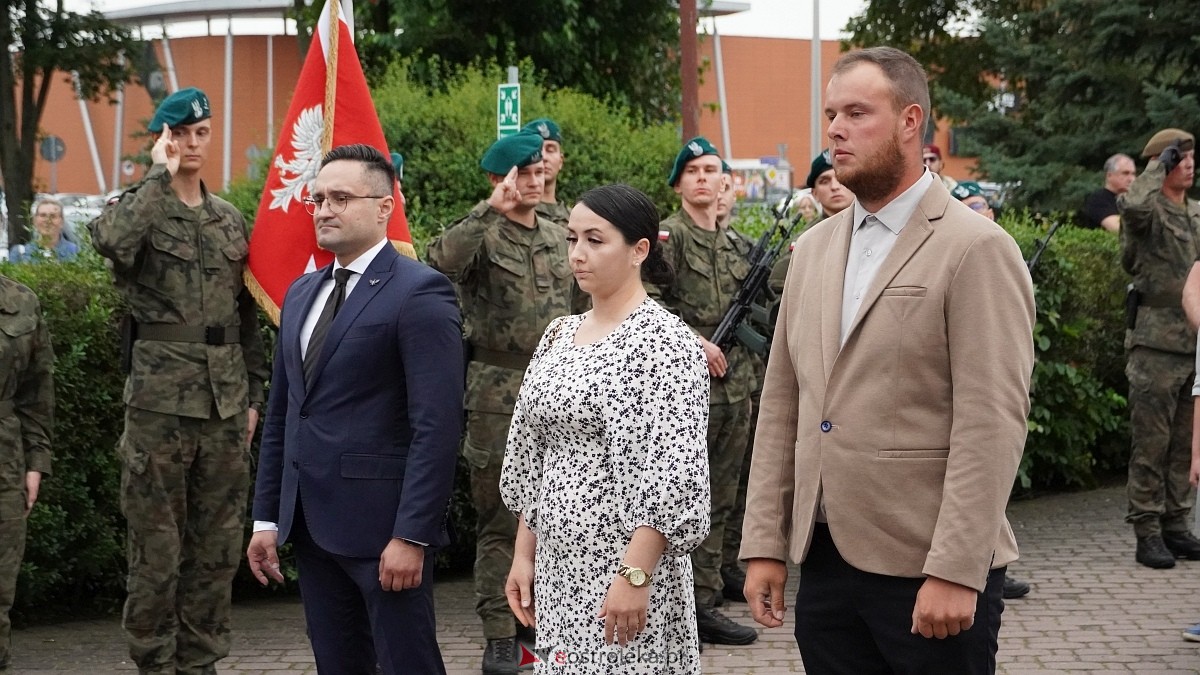 Godzina W i hołd dla Powstańców Warszawy w Ostrołęce [01.08.2025] - zdjęcie #1 - eOstroleka.pl