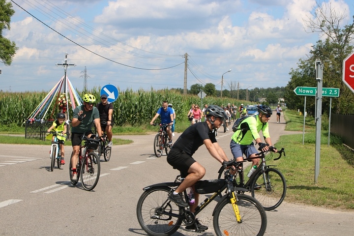 Rajd rowerowy miejscami pamięci marynarzy i ułanów [02.08.2025] - zdjęcie #16 - eOstroleka.pl