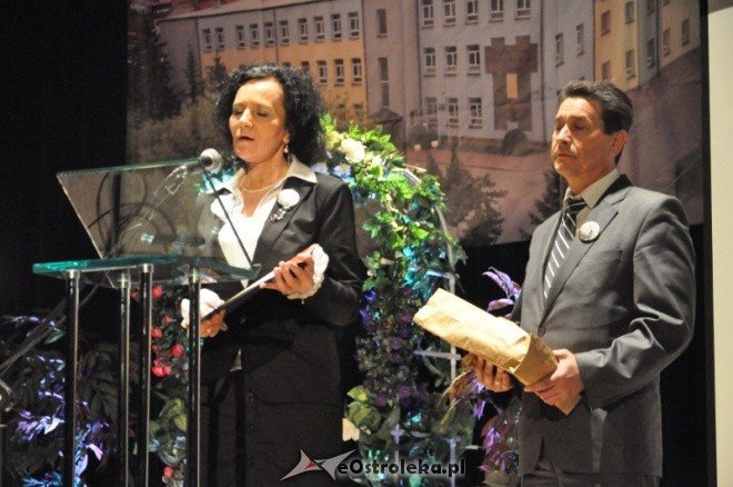 Uroczyste obchody 90 lecia Zespołu Szkół Zawodowych nr 1 w Ostrołęce (13.X.2011) - zdjęcie #10 - eOstroleka.pl