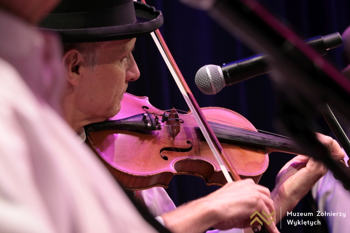 Koncert Kapeli Warszawskiej w Muzeum Żołnierzy Wyklętych [03.08.2025] - zdjęcie #12 - eOstroleka.pl