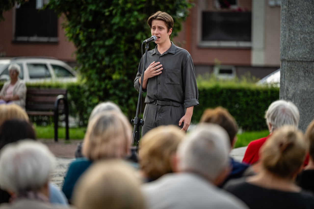 Art Czwartek z Błażejem Kowalewskim: Recital Ileż muzyki ciepłej! [07.08.2025] - zdjęcie #15 - eOstroleka.pl