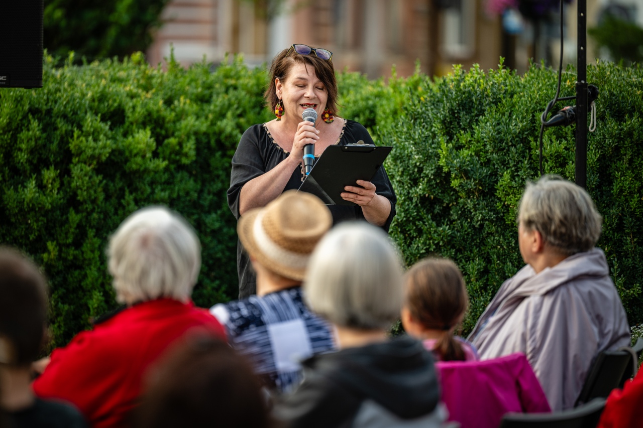 Art Czwartek z Błażejem Kowalewskim: Recital Ileż muzyki ciepłej! [07.08.2025] - zdjęcie #4 - eOstroleka.pl