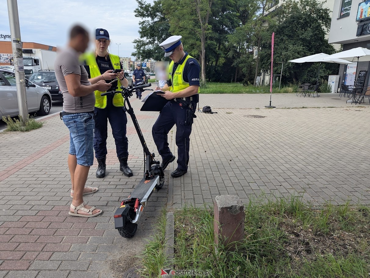 Kontrole elektrycznych hulajnóg i e-rowerów [08.08.2025] - zdjęcie #12 - eOstroleka.pl