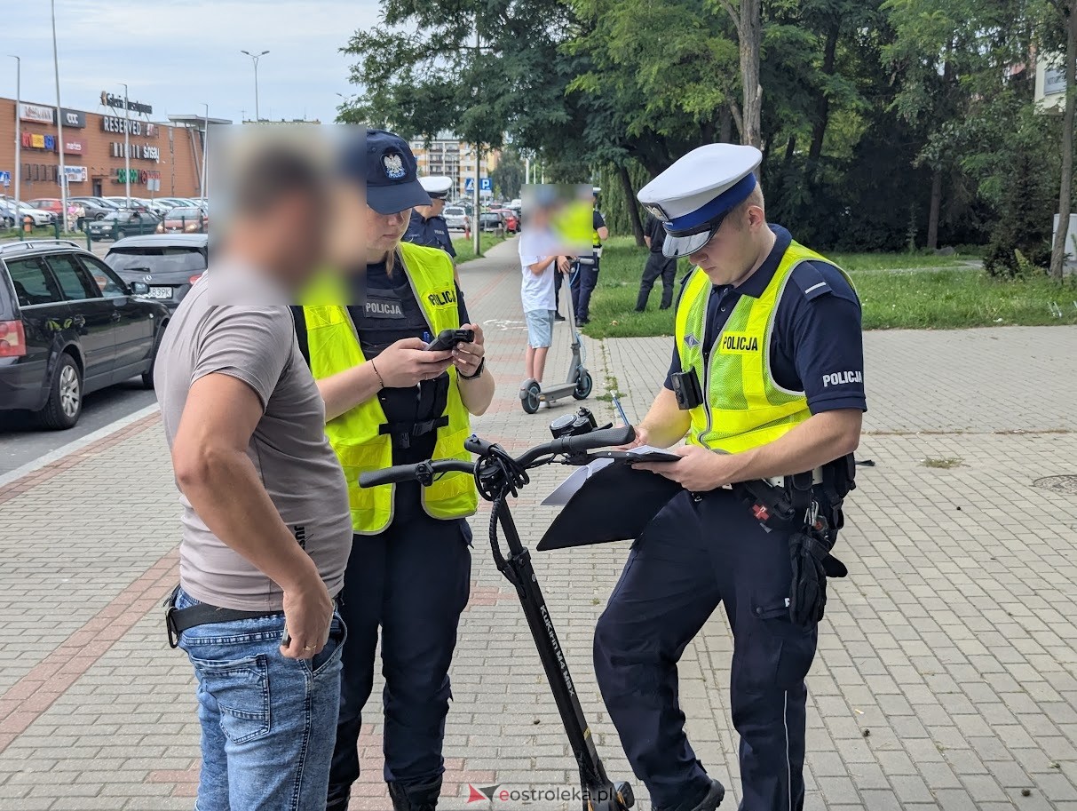Kontrole elektrycznych hulajnóg i e-rowerów [08.08.2025] - zdjęcie #11 - eOstroleka.pl