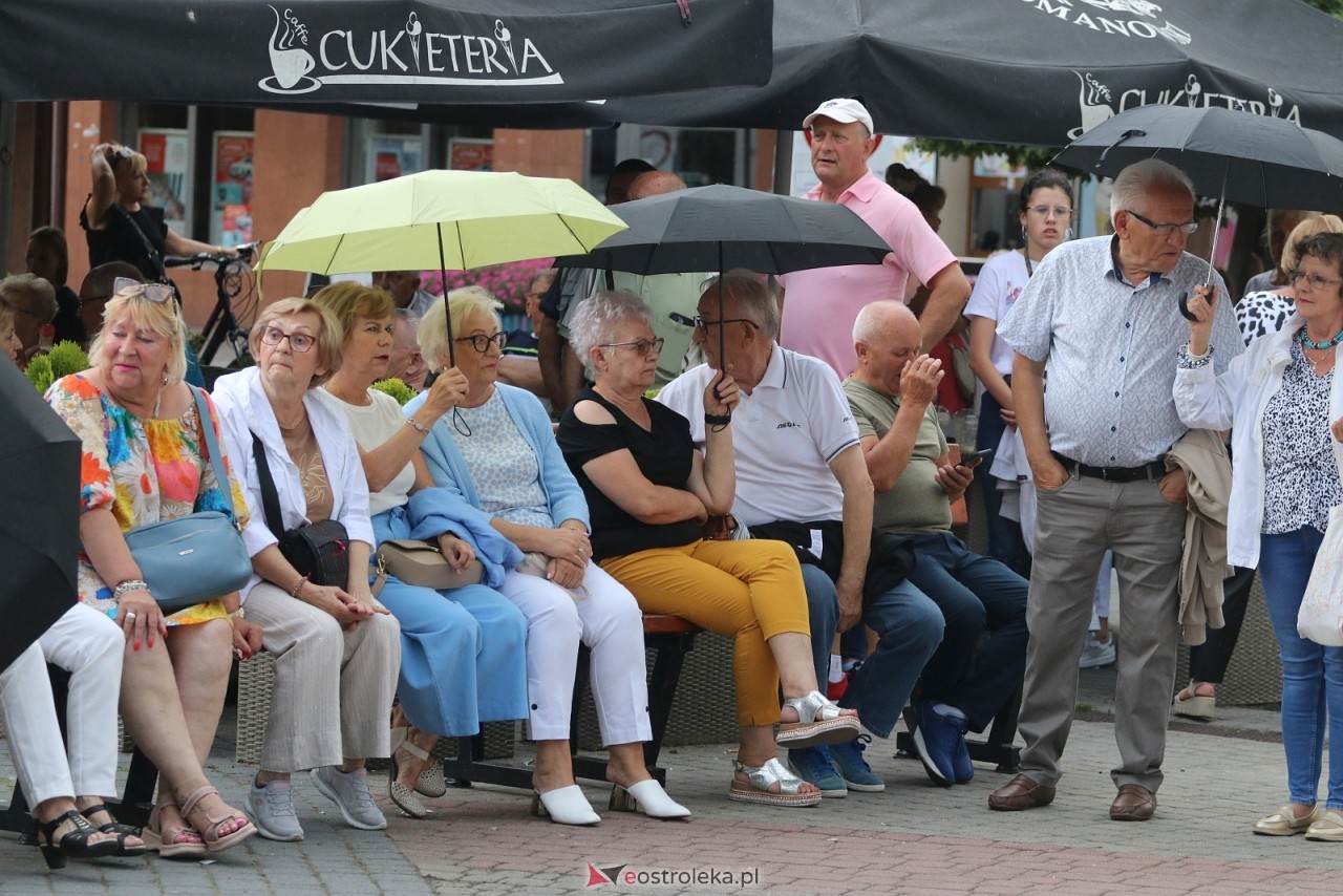 Potańcówka na Placu Wolności [8.08.2025] - zdjęcie #125 - eOstroleka.pl