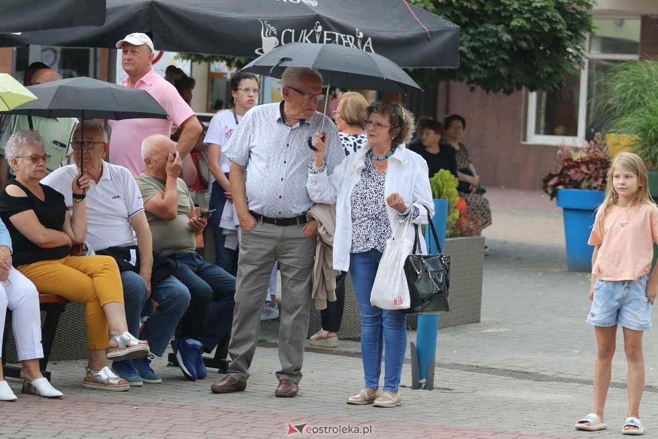 Potańcówka na Placu Wolności [8.08.2025] - zdjęcie #124 - eOstroleka.pl