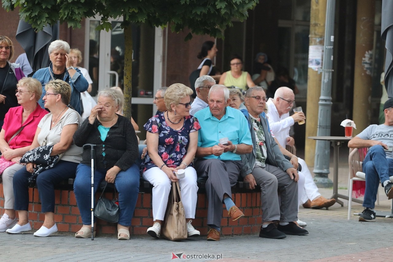 Potańcówka na Placu Wolności [8.08.2025] - zdjęcie #123 - eOstroleka.pl