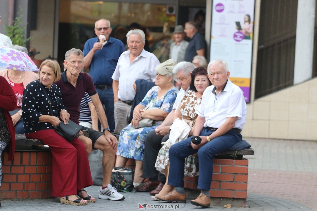 Potańcówka na Placu Wolności [8.08.2025] - zdjęcie #120 - eOstroleka.pl