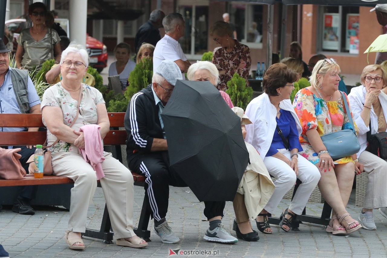 Potańcówka na Placu Wolności [8.08.2025] - zdjęcie #118 - eOstroleka.pl